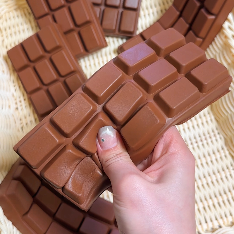 ของเล่นบีบช็อกโกแลตนุ่มนิ่ม บี - Junk Food Snacks บทวิจารณ์และราคา